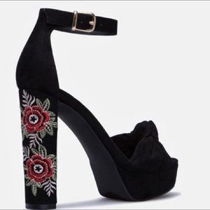Deanelle Heeled Sandal
